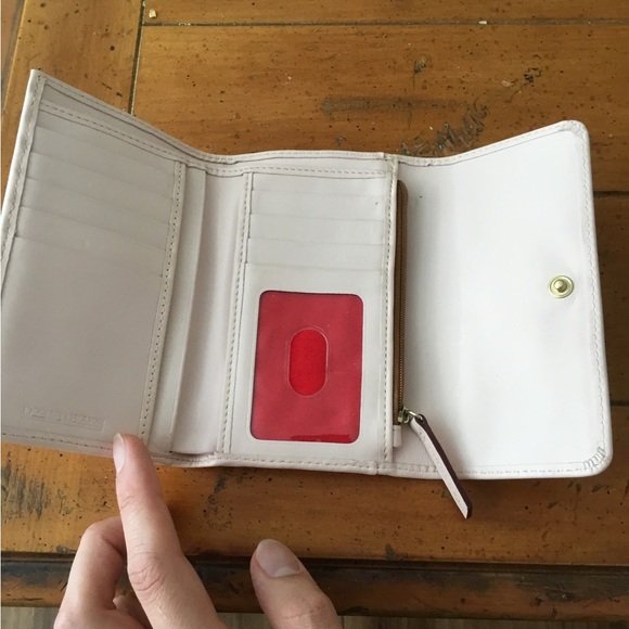Dooney & Bourke Light Pink or Cream Women’s Wallet New Mint - Picture 3 of 5
